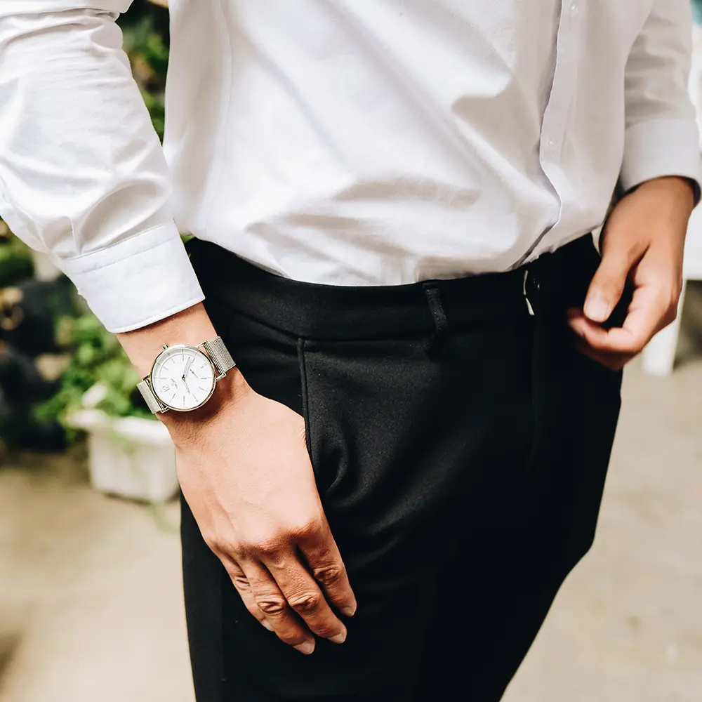 Một chiếc đồng hồ nam phong cách Dress Watch thanh lịch